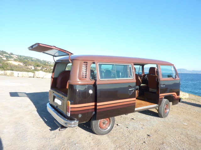 Champagne Bus - Service